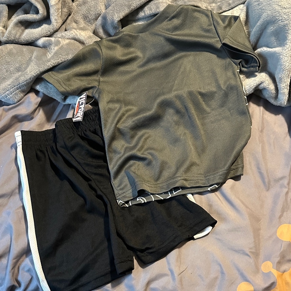 Salvage Kids Black and Gray 'SAVAGE' Active Set with Yellow Logo - Picture 3 of 4